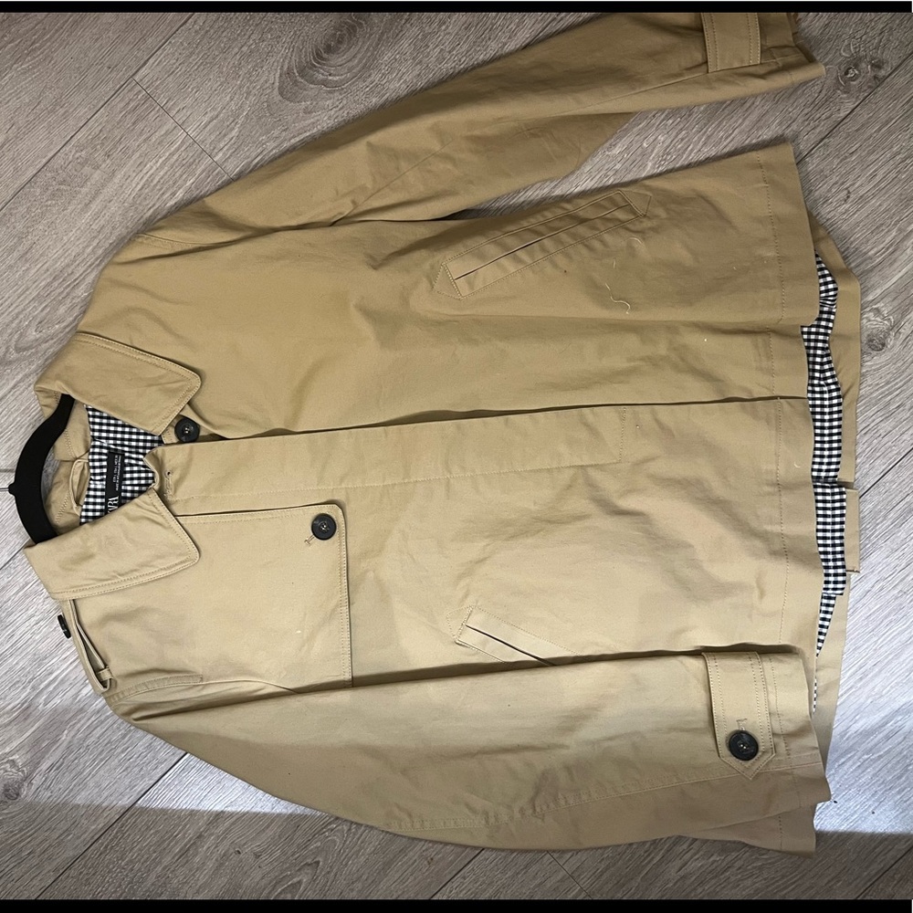 Zara Women’s Trench Coat. Size L.
